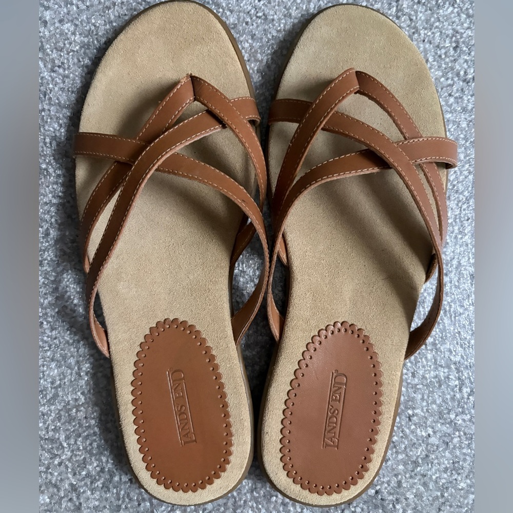 Lands’ End women’s strappy tan slip on suede flat sandals NWT size 9